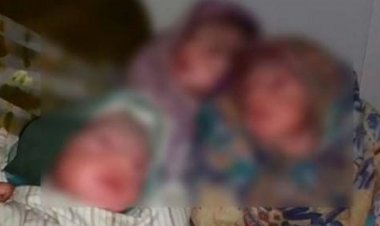 একসঙ্গে তিন ছেলের জন্ম দিলেন পারভীন