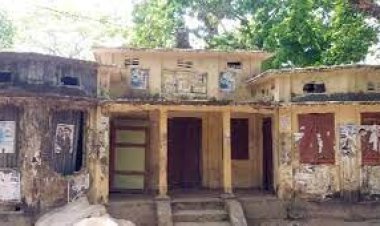 স্বাস্থ্যকেন্দ্রে তালা, চিকিৎসাবঞ্চিত ১৫ গ্রামের মানুষ