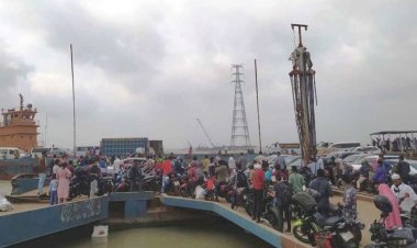 শিমুলিয়া ঘাটে ঘরমুখো মানুষের চাপ 