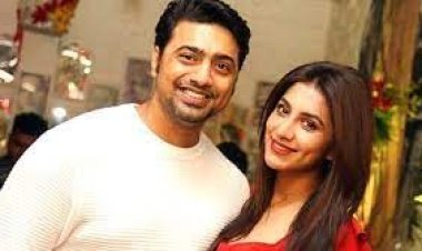 দেবের গোপন তথ্য ফাঁস করলেন রুক্মিণী