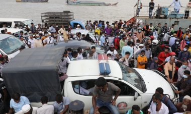অব্যবস্থাপনায় গাড়ির দীর্ঘ লাইন, শিমুলিয়ায় যাত্রী-ভোগান্তি চরমে