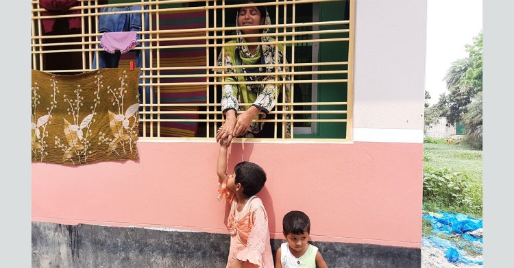 তিন মাস অবরুদ্ধ গৃহবধূ, মেলেনি পুলিশের সহায়তা