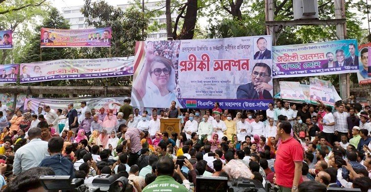 সরকারের দুর্নীতি ও সিন্ডিকেটে দ্রব্যমূল্যের দাম আকাশচুম্বি: অনশনে মির্জা ফখরুল