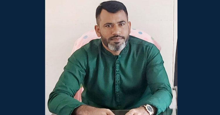 ২৪ ঘণ্টা পর যদি যশোরে থাকতে পারেন চুড়ি পরে ঘুরব: শিক্ষককে যুবলীগ নেতা