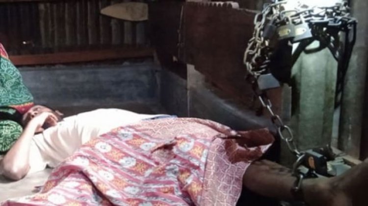 ১২ বছর ধরে দুলাল মিয়ার শিকলবন্দী জীবন
