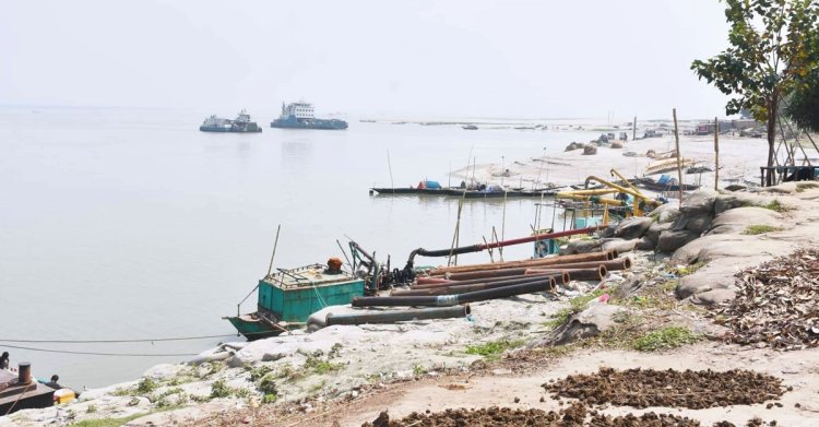 দুর্ভোগের নাম দৌলতদিয়া ঘাট, ঈদে বাড়বে কয়েক গুণ