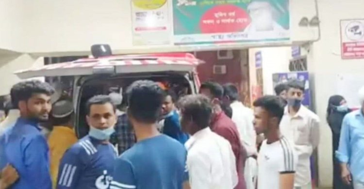 কুপিয়ে চাচার হাত বিচ্ছিন্ন করে দিলেন ভাতিজা