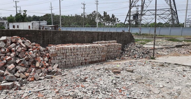 ব্রাহ্মণবাড়িয়ায় যুবলীগ নেতার প্রভাবে বৃদ্ধের জায়গা দখলের চেষ্টা