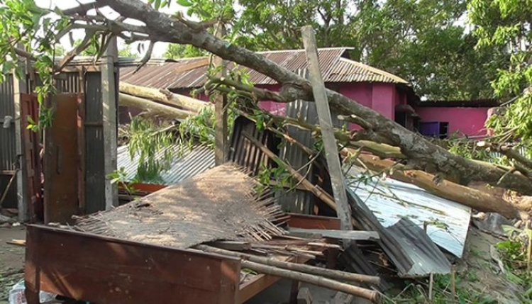 আসাম-মেঘালয়ে ঝড়ে হাজারো বাড়ি বিধ্বস্ত, মৃত ৬