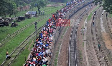  বাড়ি ফেরার পথে ট্রেনের ছাদ থেকে পড়ে যুবকের মৃত্যু