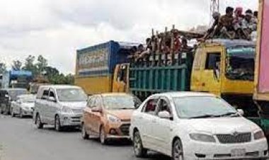  সিরাজগঞ্জের মহাসড়কে বাড়ছে গাড়ির চাপ