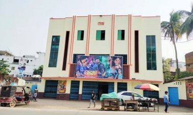  চালু হলো নওগাঁর তাজ সিনেমা হল, শাকিবের টানে আসছে দর্শক