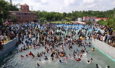 বিনোদন কেন্দ্রেগুলোতে উপচে পড়া ভিড়