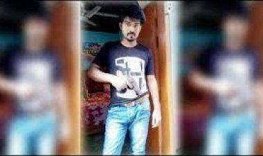 পিস্তল হাতে সাবেক ছাত্রলীগ নেতার  ছবি ভাইরাল