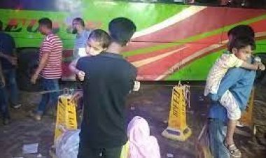 রংপুর-ঢাকা রুটে মধ্যরাতেও ভোগান্তি, ক্ষোভ যাত্রীদের