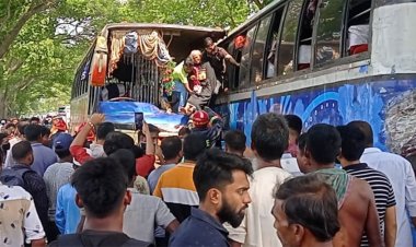 মানিকগঞ্জে দুই বাসের সংঘর্ষে নিহত ১, আহত ১৫