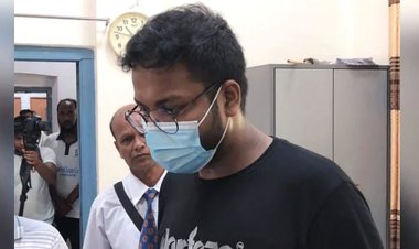 গণমাধ্যমের ওপর ক্ষুব্ধ রেলমন্ত্রীর শ্বশুরকূলের আত্মীয়রা