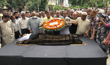 প্রেস ক্লাবে  কে জি মোস্তফার জানাজা সম্পন্ন: সর্বস্তরের মানুষের শ্রদ্ধা