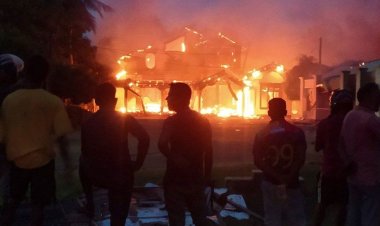 শ্রীলঙ্কায় রাতভর মন্ত্রী-এমপিদের বাড়িতে হামলা, হতাহত প্রায় ২০০