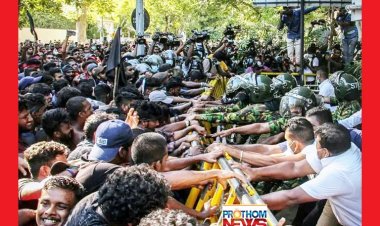 শ্রীলঙ্কায় জ্বলছে মন্ত্রী-এমপিদের বিলাসবহুল বাড়ি, সহিংসতায় নিহত ৫, কারফিউ