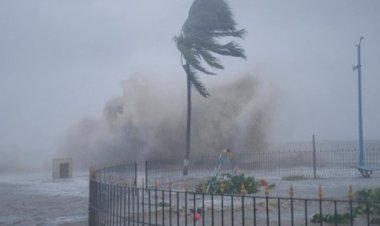 হঠাৎ গতিপথ পাল্টালো ‘আসানি’, রেড এলার্ট জারি