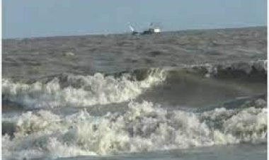 পটুয়াখালীতে বৈরী আবহাওয়া, হুঁশিয়ারি সংকেত বহাল