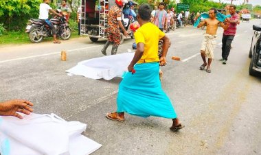 রাজশাহীতে সড়কে প্রাণ গেল মা-মেয়েসহ ৩ জনের