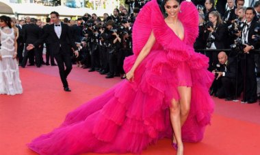  কানের প্রথম দিনে নজর কাড়লেন দীপিকা