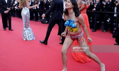 কান উৎসবে ‘পোশাক খুলে’ ইউক্রেনীয় নারীর প্রতিবাদ