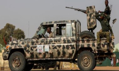  নাইজেরিয়ায় সশস্ত্র সন্ত্রাসীদের হামলায় নিহত অন্তত ৫০