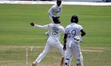  বৃষ্টির পর শুরু হলো খেলা, চলবে ৬টা পর্যন্ত