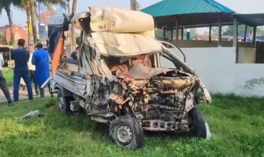 সিরাজগঞ্জে ট্রাক-লেগুনা সংঘর্ষে নিহত  ৫