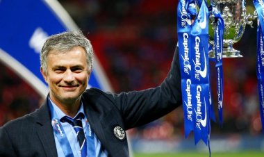  ৫ ট্রফি জয়ে ইতিহাসের পাতায় মরিনহো