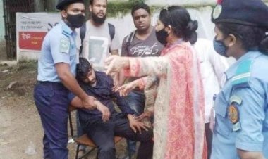  কেন্দ্রে এসেই মাটিতে লুটিয়ে পড়েন বিসিএস পরীক্ষার্থী