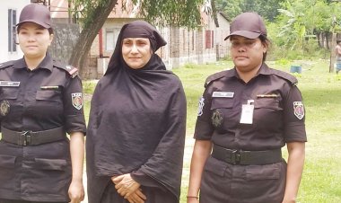 নরসিংদী স্টেশনে তরুণী হেনস্তার ঘটনায় জড়িত নারী গ্রেপ্তার