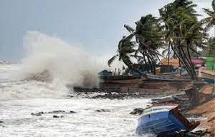 ধেয়ে আসছে আসানি, সর্বোচ্চ সর্তকতা জারি
