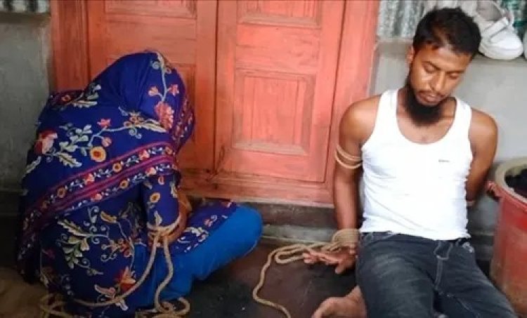 আপত্তিকর অবস্থায় মা ও পরকীয়া প্রেমিককে ধরে পুলিশে দিলো মেয়ে