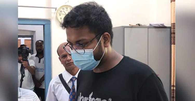 গণমাধ্যমের ওপর ক্ষুব্ধ রেলমন্ত্রীর শ্বশুরকূলের আত্মীয়রা
