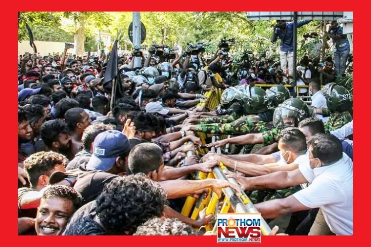 শ্রীলঙ্কায় জ্বলছে মন্ত্রী-এমপিদের বিলাসবহুল বাড়ি, সহিংসতায় নিহত ৫, কারফিউ