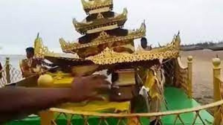 অশনির দাপটে সৈকতে ভেসে এল সোনার রথ!