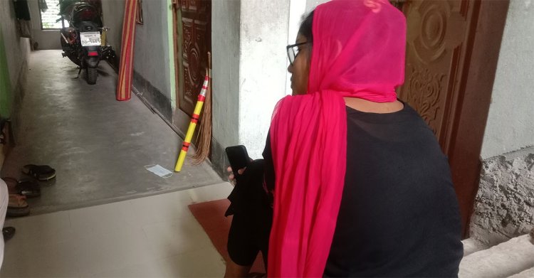 জামিন পেলেন বিয়ের দাবিতে বসা সেই তরুণী