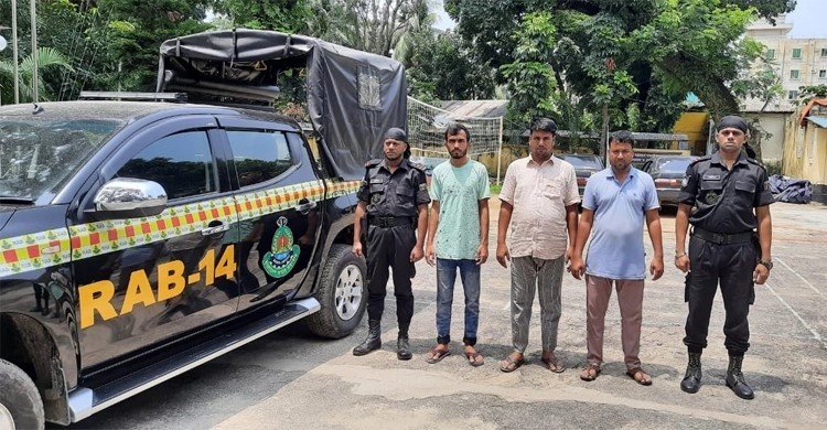 ব্রাহ্মণবাড়িয়ায় দুই প্রাইভেটকারে মিললো ৫০ কেজি গাঁজা, আটক ৩