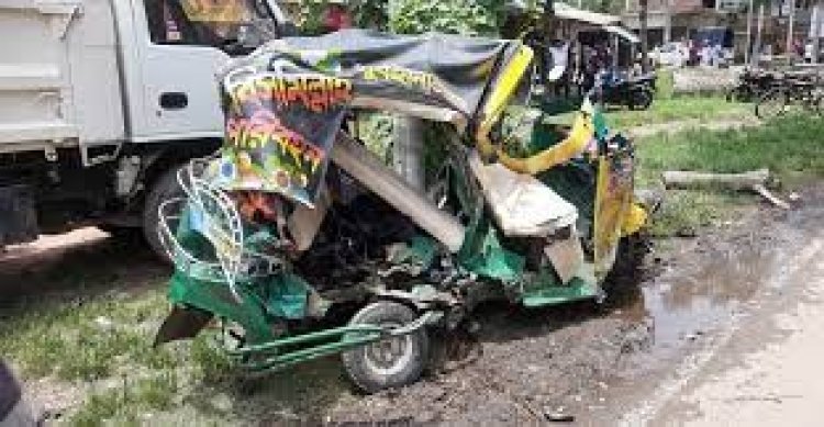 শিক্ষক নিয়োগ পরীক্ষা দিতে যাওয়ার সময় সড়কে ঝরলো ২ প্রাণ