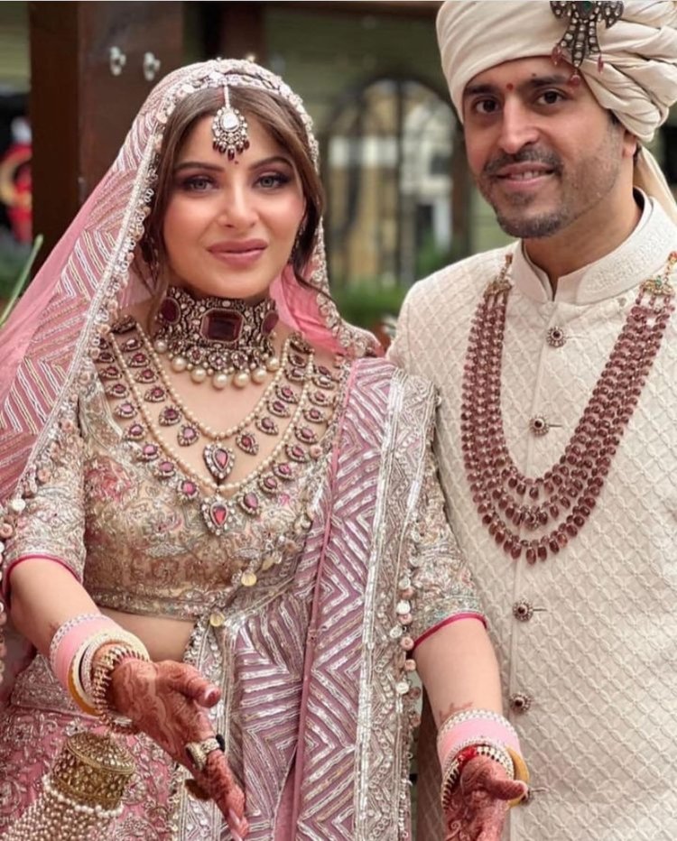 তিন সন্তান নিয়ে আবারও বিয়ে করলেন ‘বেবি ডল’র গায়িকা
