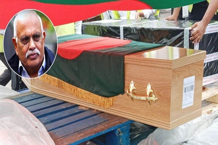 কেন্দ্রীয় শহীদ মিনারে গাফ্ফার চৌধুরীর মরদেহ
