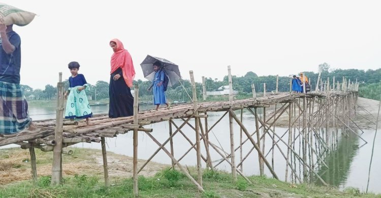গোয়ালন্দে ৭ গ্রামের মানুষের ভরসা বাঁশের সাঁকো