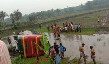 খুলনায় বাসের ধাক্কায় নিহত ২