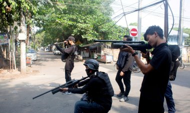  মিয়ানমারে বোমা হামলা, পরস্পরকে দুষছে জান্তা-গণতন্ত্রপন্থী শক্তি