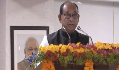 ভারত থেকে ট্রেনের কোচ নেবে বাংলাদেশ, কারখানা পরিদর্শনে রেলমন্ত্রী