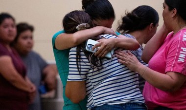 যুক্তরাষ্ট্র হামলা রুখতে এবার স্কুলে শিক্ষকদের হাতে বন্দুক দেবে